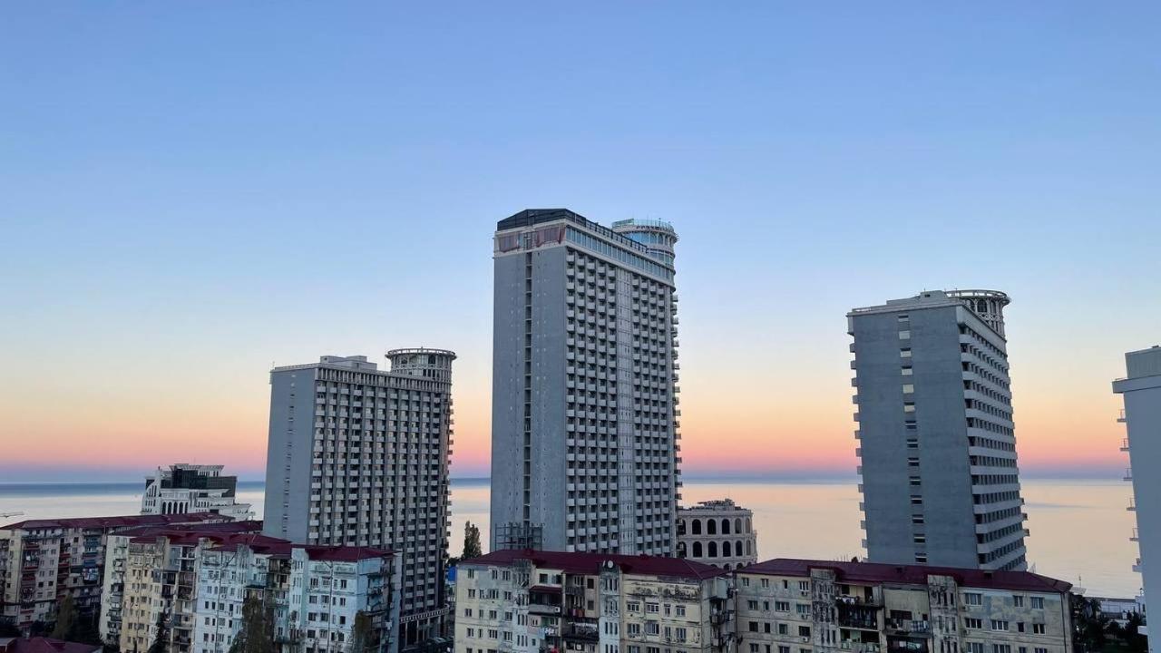 Pirosmani 18D, 14 Floor Appartement Batoemi Buitenkant foto