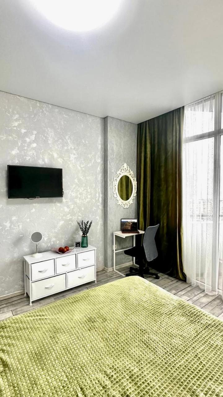 Pirosmani 18D, 14 Floor Appartement Batoemi Buitenkant foto
